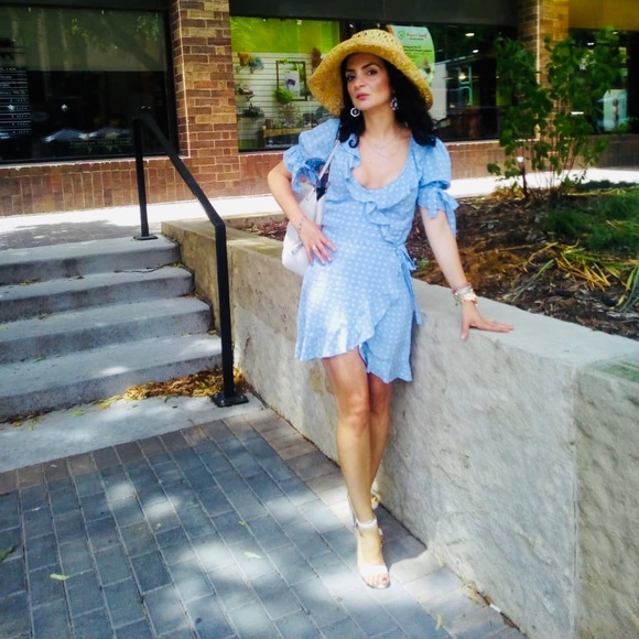 Meet your Posher, Belma - Picture 2 of 6